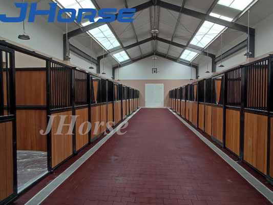 La stalla di Front Dividers Custom Wood Horse fronteggia tutto il tipo disponibile