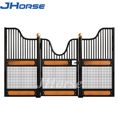 Parti anteriori europee Mesh Black Powder Coating della stalla del cavallo di 2.4m