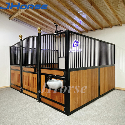 La stalla durevole del cavallo della sicurezza dell'interno fronteggia 12 Ft di polvere ricoperta