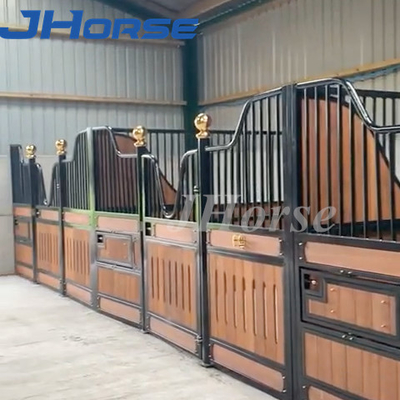 Pannelli stabili della stalla del cavallo prefabbricato ad alta densità interno di lusso