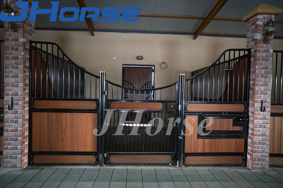 l'alta stalla del cavallo della durevolezza 3.5x2.2m fronteggia l'attrezzatura popolare del cavallo