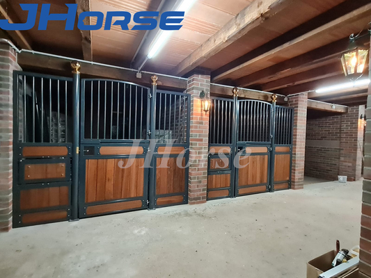 La stalla resistente del cavallo di 10ft riveste di legno di pannelli di bambù