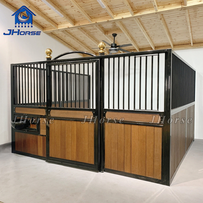 Colore personalizzato stalle di cavalli europee saldate cavalli frontali stabili pannelli porta oscillante o scorrevole
