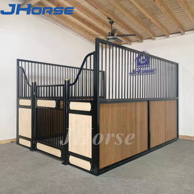 Moderno Show Equine Stall Stabilimento Stabilimento per la fattoria con alimentatori e legno di pino Cavallo Box