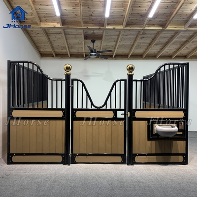 Affordable Equestrian 12ft Equestrian Stabile con accessori galvanizzati a caldo 3 Hay Rack