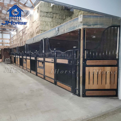 Porta scorrevole tecnica di tessitura saldata fronti della stalla dei cavalli con trattamento superficiale rivestito di polvere