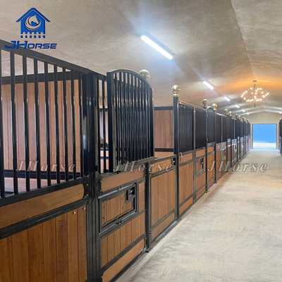 Prefabbricato portatile stalla di cavalli sicuro cavallo stabile metallo cavallo stall davanti scatole con legno di bambù