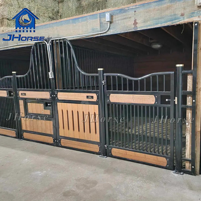 Modello europeo in polvere rivestito di bambù riempimento metallico cavallo di lusso cavallo stabile stallone davanti pannelli